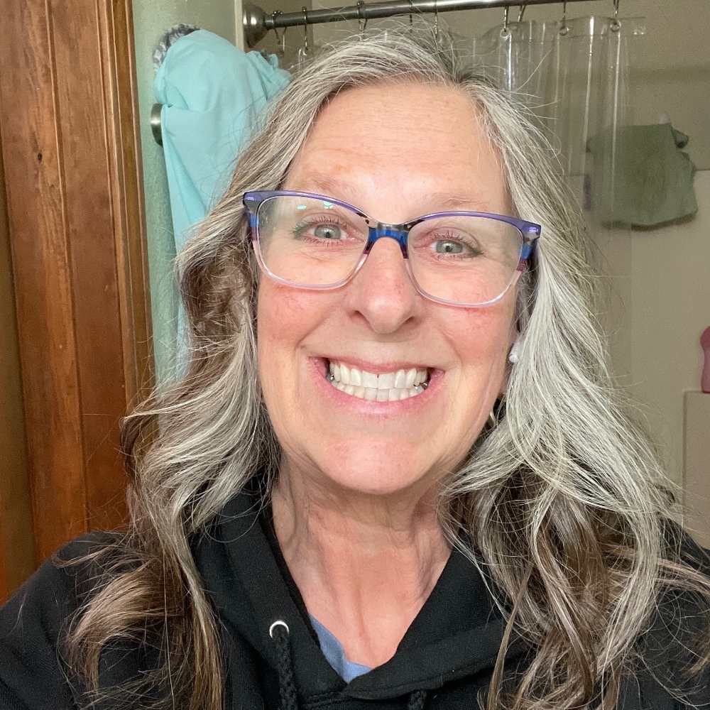 Meet your Posher, Suzanne